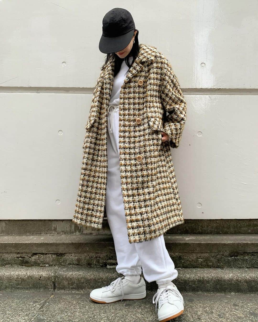 birthdeathのインスタグラム：「New Arrivals  60's Tweed coat  STATELINE - Classic Sweatpants - White   #birthdeath #vintage」