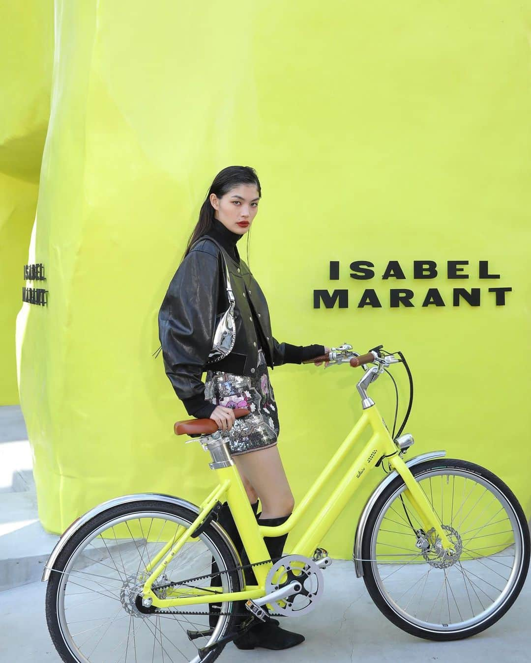 福士リナのインスタグラム：「@isabelmarant X @voltaire.cycles  ISABEL MARANTとフランスの自転車ブランドVOLTAIREが電動アシスト自転車を限定発売🚲  #IsabelMarant」