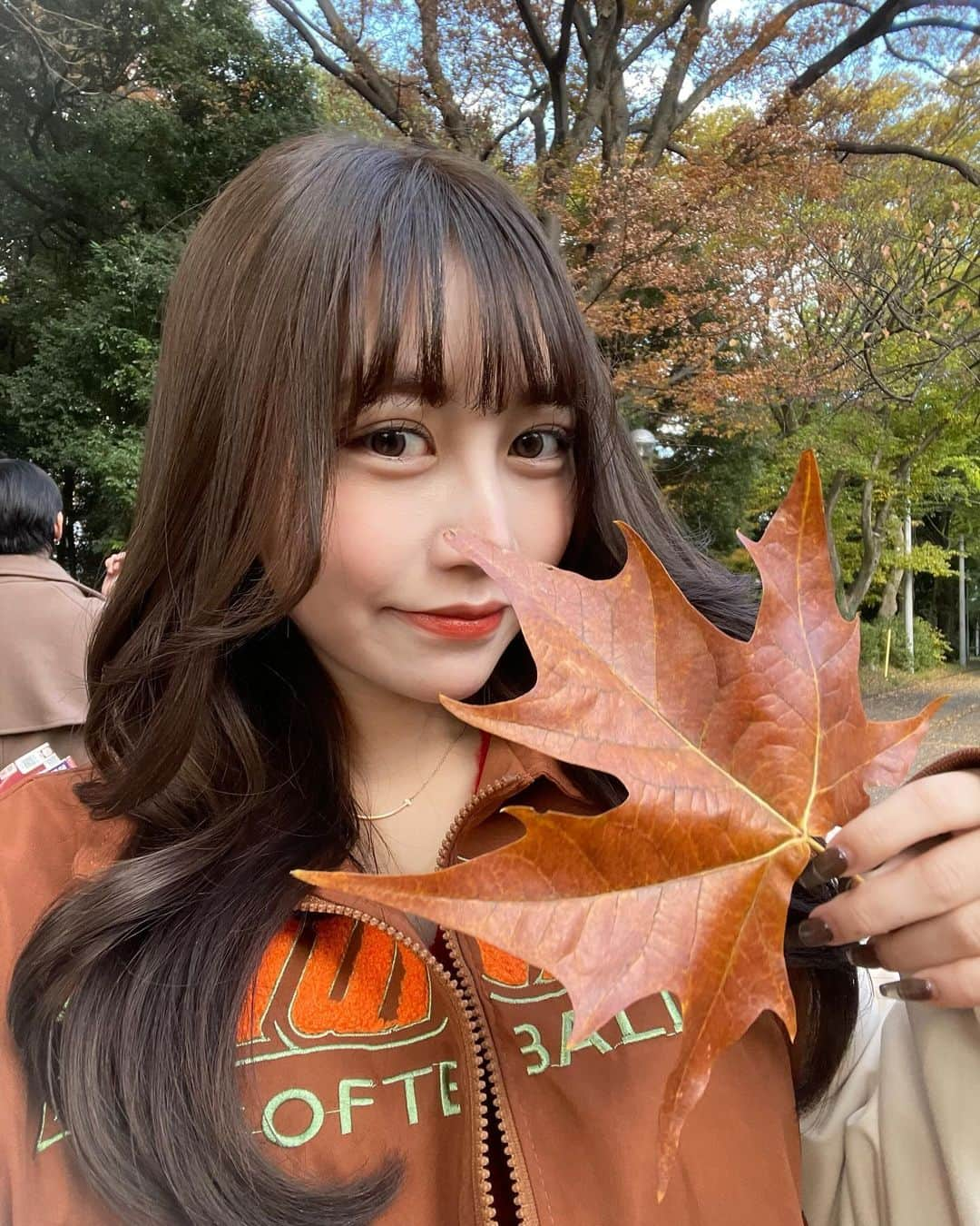 ゆらさんのインスタグラム写真 - (ゆらInstagram)「秋っぽい写真🐿🌰🍁🍂 もう寒い〜𓏲𓇢𓂅  友達の大学文化祭楽しかった‎⑅⃛  透明感あるベージュカラーがとってもかわいい(*´ｰ`*) @yeseung_926  ありがとうございます☆。.:＊・゜  #ootd #reels #데일리 #팔로우#오오티디#카페#패션#일본 #좋아요환영	#인친황영 #ベージュカラー #カラー」11月26日 15時21分 - lalalim_00