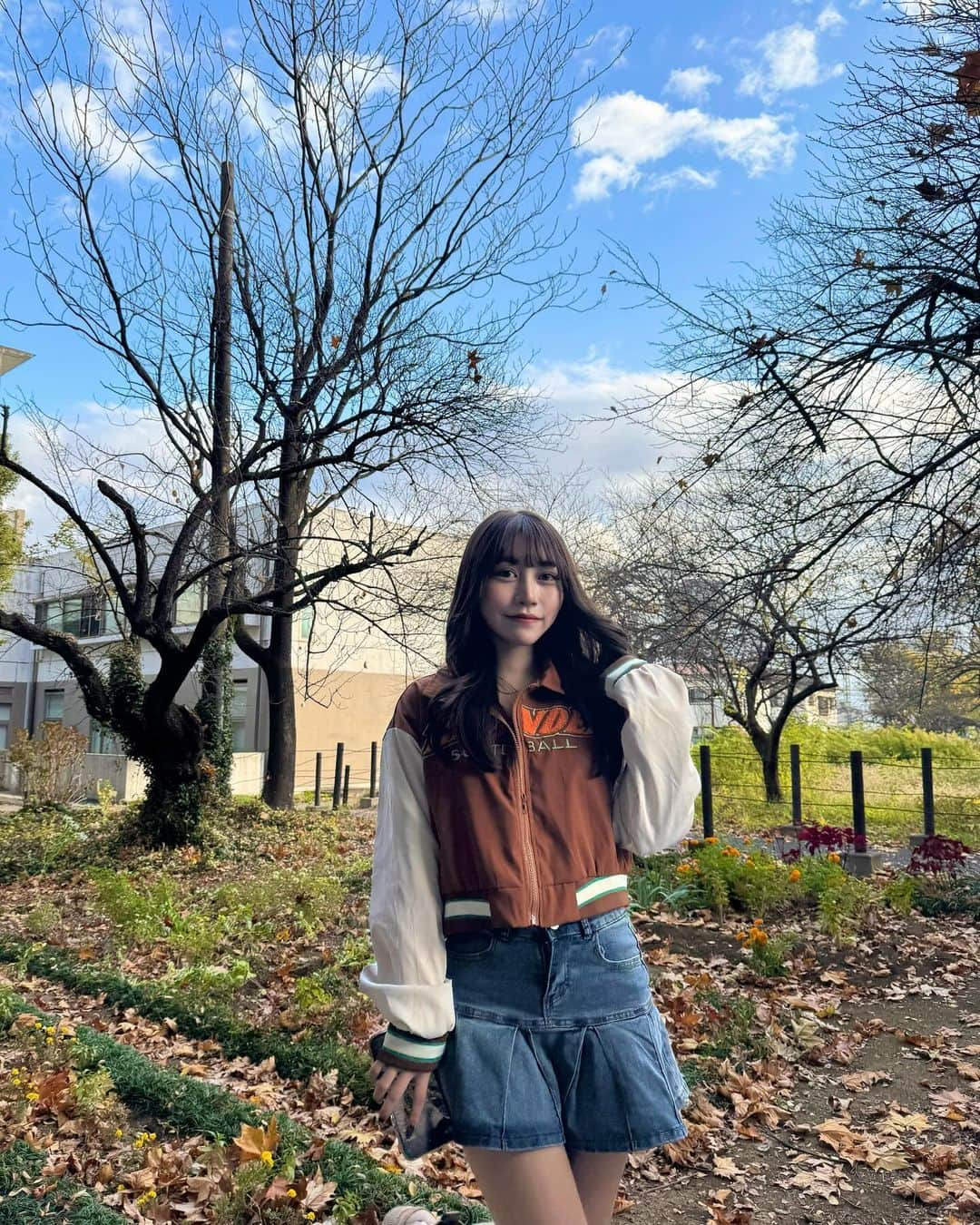 ゆらさんのインスタグラム写真 - (ゆらInstagram)「秋っぽい写真🐿🌰🍁🍂 もう寒い〜𓏲𓇢𓂅  友達の大学文化祭楽しかった‎⑅⃛  透明感あるベージュカラーがとってもかわいい(*´ｰ`*) @yeseung_926  ありがとうございます☆。.:＊・゜  #ootd #reels #데일리 #팔로우#오오티디#카페#패션#일본 #좋아요환영	#인친황영 #ベージュカラー #カラー」11月26日 15時21分 - lalalim_00