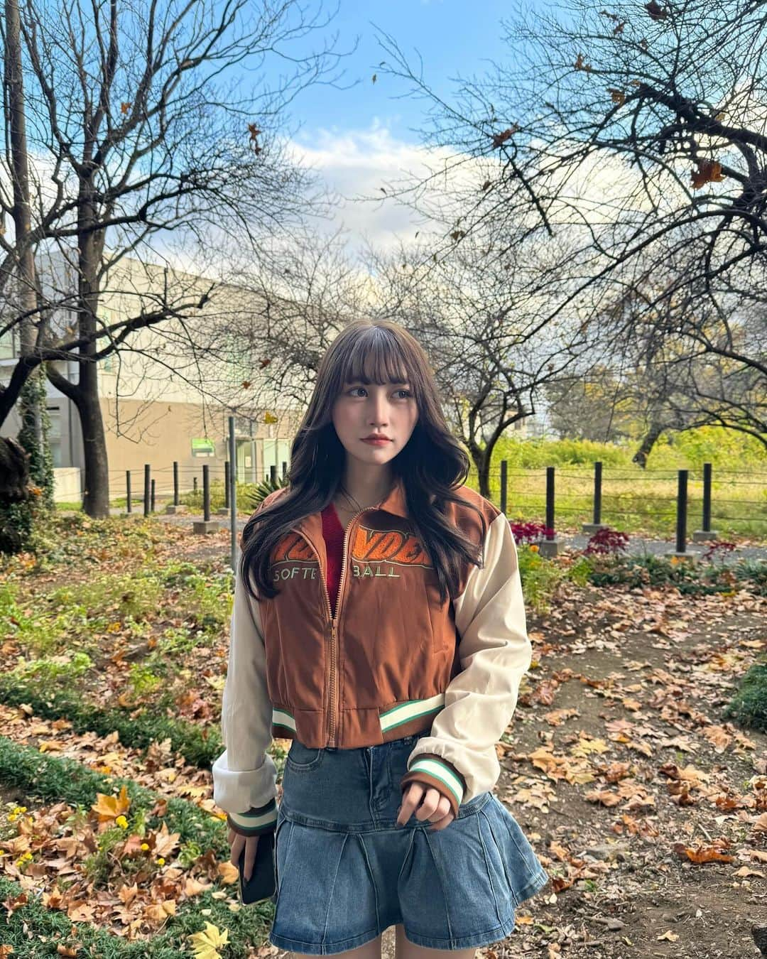 ゆらさんのインスタグラム写真 - (ゆらInstagram)「秋っぽい写真🐿🌰🍁🍂 もう寒い〜𓏲𓇢𓂅  友達の大学文化祭楽しかった‎⑅⃛  透明感あるベージュカラーがとってもかわいい(*´ｰ`*) @yeseung_926  ありがとうございます☆。.:＊・゜  #ootd #reels #데일리 #팔로우#오오티디#카페#패션#일본 #좋아요환영	#인친황영 #ベージュカラー #カラー」11月26日 15時21分 - lalalim_00