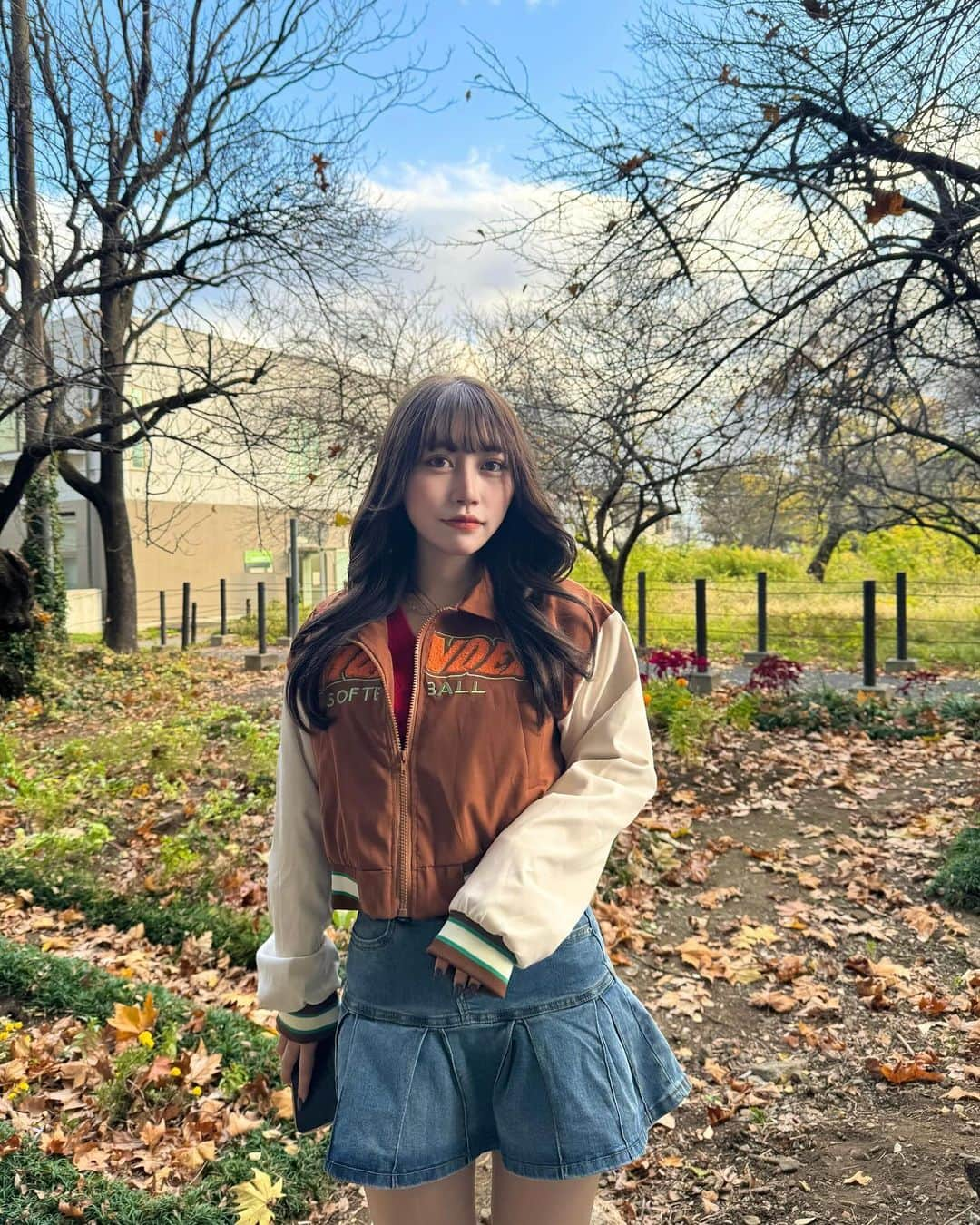 ゆらさんのインスタグラム写真 - (ゆらInstagram)「秋っぽい写真🐿🌰🍁🍂 もう寒い〜𓏲𓇢𓂅  友達の大学文化祭楽しかった‎⑅⃛  透明感あるベージュカラーがとってもかわいい(*´ｰ`*) @yeseung_926  ありがとうございます☆。.:＊・゜  #ootd #reels #데일리 #팔로우#오오티디#카페#패션#일본 #좋아요환영	#인친황영 #ベージュカラー #カラー」11月26日 15時21分 - lalalim_00