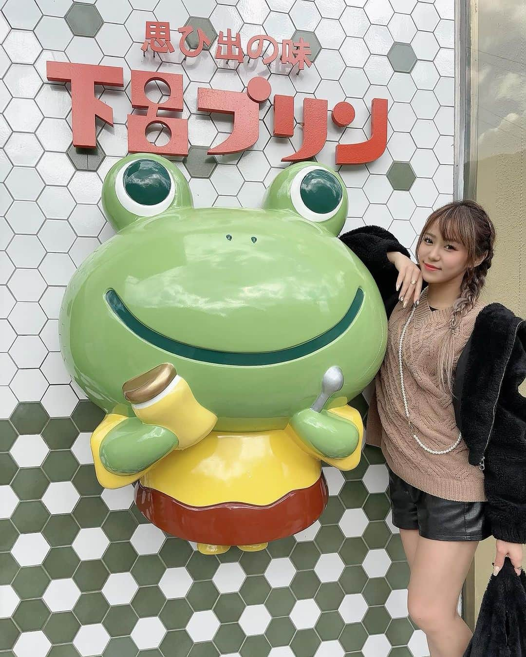 SIORIのインスタグラム：「ゲロゲロ🐸  下呂温泉でカエルさんに癒された❤️‍🩹  温泉行きたい！ 毎日温泉はいりたい！！  冬だからねぇ⛄️  #下呂温泉 #旅行 #温泉 #女子旅 #下呂温泉街 #下呂グルメ #岐阜 #下呂プリン  #🐸 #🐸🐸 #🐸🐸🐸」