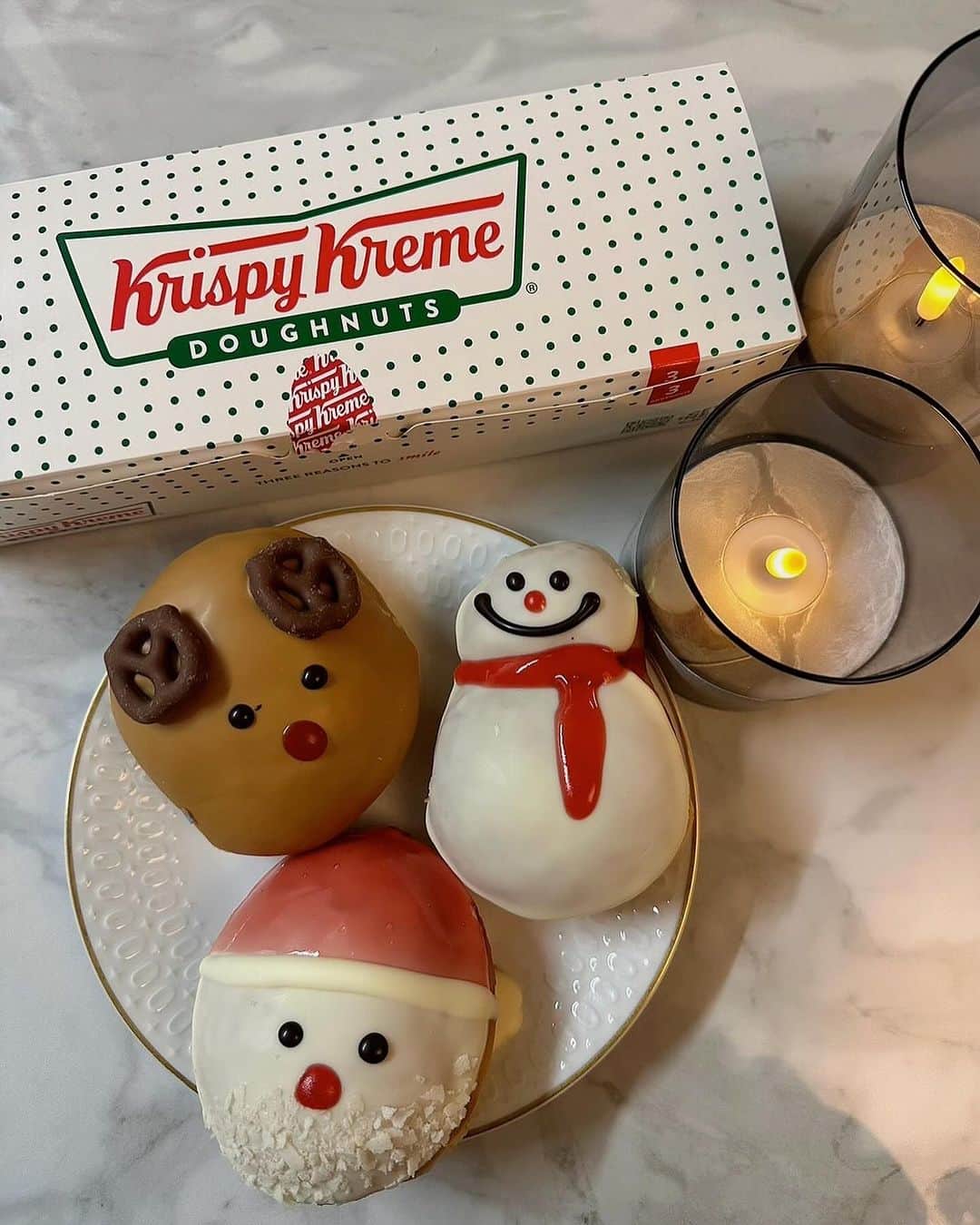 西原有紀のインスタグラム：「Christmas preparation🎄  ✳︎ ✳︎ ✳︎  街中もクリスマスバージョンで色づいてきましたね🎅       🌟     🎄    🎄🎄   🎄⁣🎄🎄  🎄🎄🎄🎄 🎄🎄🎄🎄🎄   🎁🎁🎁」