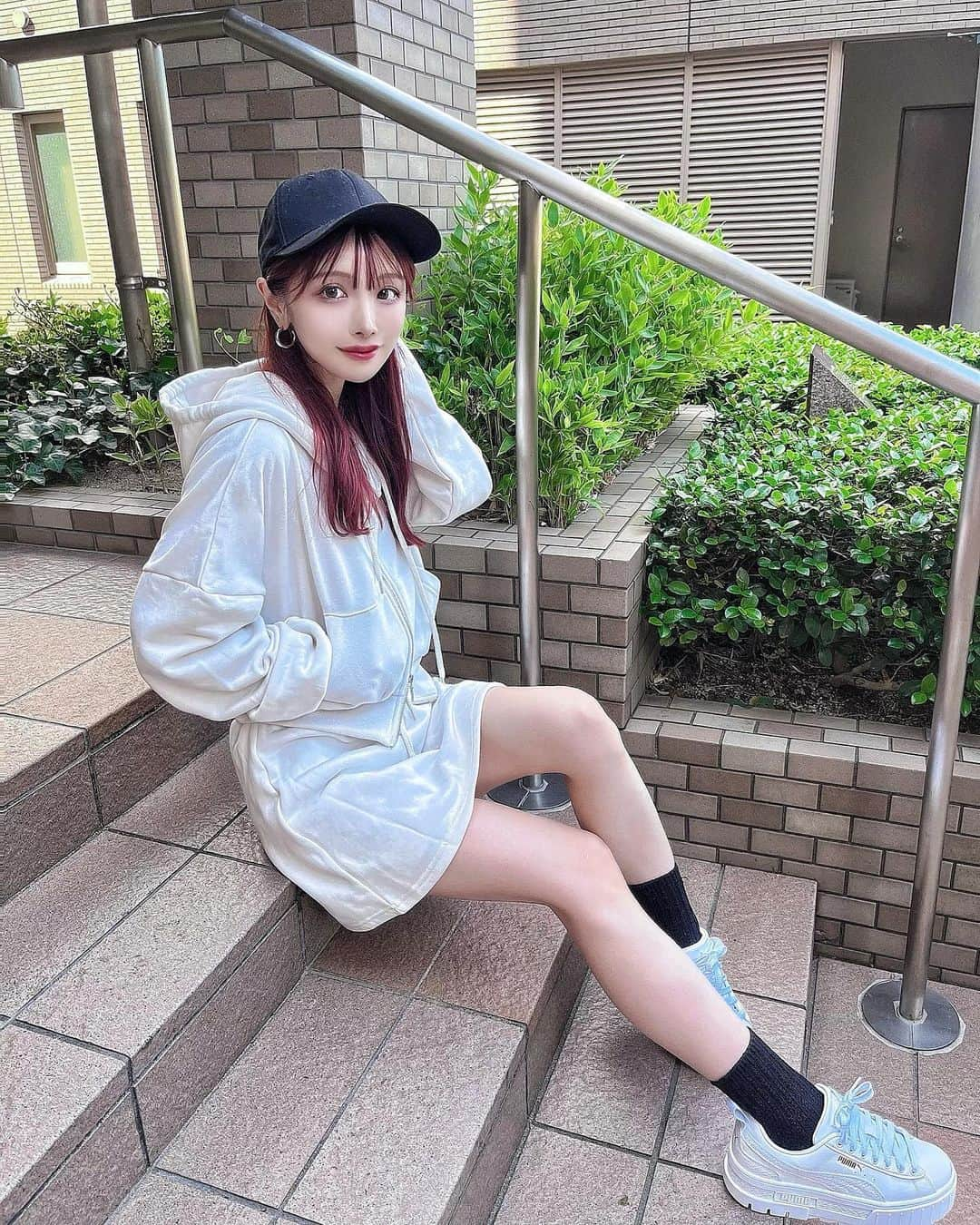 ちーちゃんさんのインスタグラム写真 - (ちーちゃんInstagram)「🧢  かなり前に撮ったから 髪の毛赤い🍇  セットアップらくちん✌︎  #低身長コーデ#低身長女子#低身長ファッション#骨格ウェーブ#骨格ウェーブコーデ#150cm#150cmコーデ#おちびコーデ#おちびの輪#プチプラファッション#プチプラコーデ#プチプラ通販#プチプラ部#グレイル購入品#グレイル#グレイルコーデ#grl購入品#grl#grlコーデ#キャップ女子#セットアップコーデ#キャップコーデ#プーマスニーカー」11月26日 21時29分 - ___c.chan__