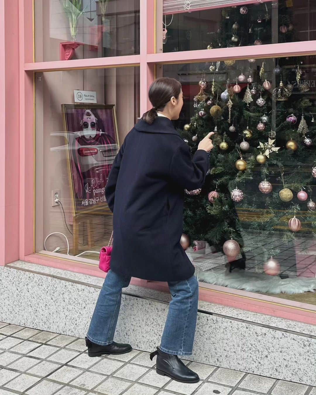 ヘリム さんのインスタグラム写真 - (ヘリム Instagram)「마음은 미리 크리스마스❤️트리를 보고 있으면 기분이 좋아지지 않나요?🎄#지나가다예뻐서 🌟🎁💓」11月26日 16時02分 - wg_lim