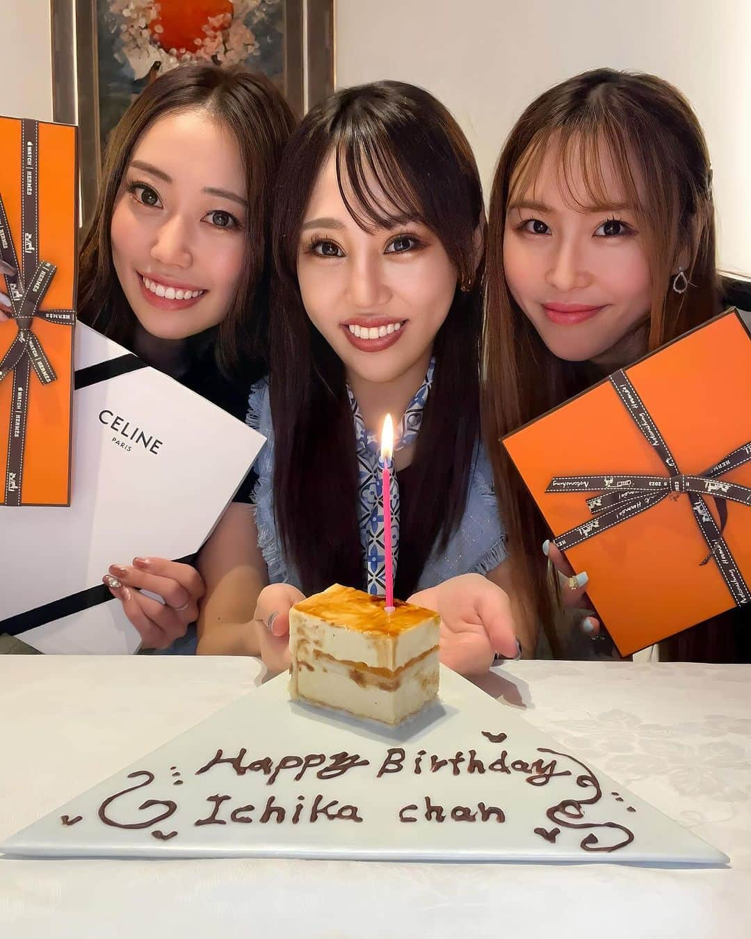 カリスマゆきちゃんさんのインスタグラム写真 - (カリスマゆきちゃんInstagram)「いちかちゃんのお誕生日会🎂💞 今更投稿🙏  ぶっ飛びすぎてるいちかちゃんが大好きだよ😆笑 20代っていいな🥳  これからもよろしくね♪  @ichigram__613  _______________________________ #お誕生日おめでとう #誕生日プレゼント #happybirthday #お祝い #hermes #エルメス #ケリーベルト」11月26日 16時04分 - charisma.yukichan