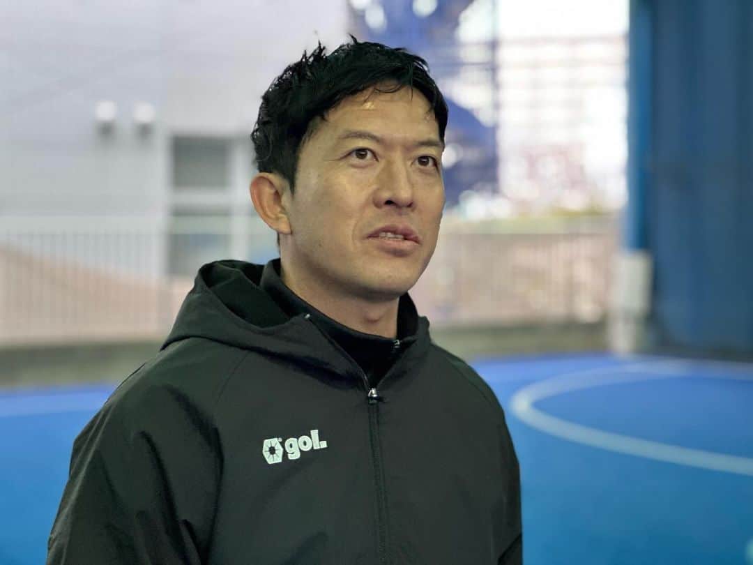 太田吉彰さんのインスタグラム写真 - (太田吉彰Instagram)「朝日新聞ジュニアサッカースクール　  銀座deフットサル蒲田にて、 朝日新聞ジュニアサッカー教室を佐藤寿人さんと一緒にやりました。　  寒い中でも100名以上の子供達が参加してくれました。　  関係者の皆様 参加してくれた子供達ありがとうございました。　  #朝日新聞　#サッカー教室　#サッカースクール　 #佐藤寿人　さん　#太田吉彰　#東京　#蒲田」11月26日 16時04分 - yoshiakiohta09