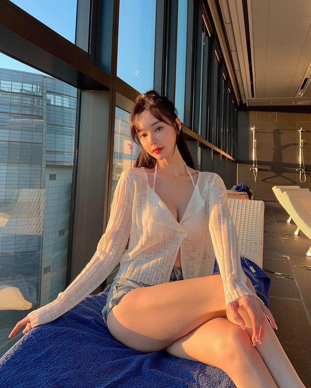 Hyemiのインスタグラム：「일요일에도 촬영을 했더니 이번주말은 짧아서 너무 아쉽구나🥹」