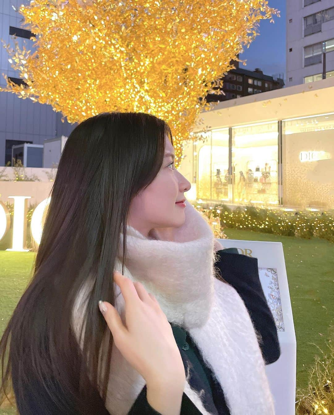 野地優奈さんのインスタグラム写真 - (野地優奈Instagram)「👑🎄🦋🕯️💫」11月26日 16時11分 - yediyounai310