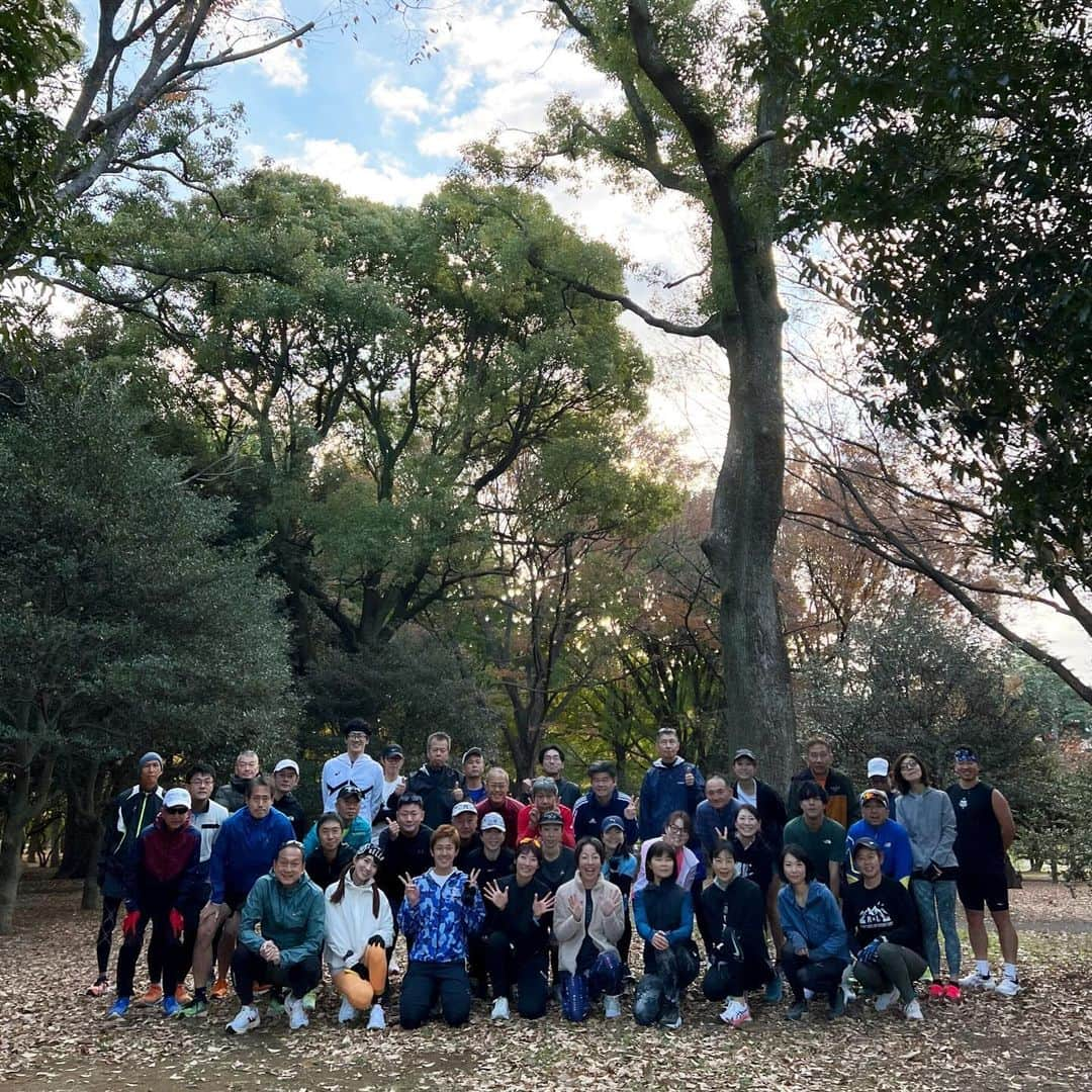 西谷綾子さんのインスタグラム写真 - (西谷綾子Instagram)「🏃‍♀️ 昨日は @ganbaleyusuke 20km ゲストペーサーとして5分45秒担当！ 久々に @watarumori.sports くんに会えて嬉しかった🥹 またフルマラソン挑戦する姿がみたいなーと 密かに思ってます🤭 @hasegawatomoka  YouTubeである宣言を🥹 応援しているよー📣❤️‍🔥  フルマラソン1本終えた方、またこれからの方！ いろんな感情を前に進むエネルギーに変えて 怪我なく、楽しみながら頑張っていきましょう✊🥰  20km後は日立台へ⚽️ ホーム最終戦 vs #サガン鳥栖  勝利して、J1残留を決めたかったけど‥🥺 12/3 #名古屋グランパス に勝利しみんなで喜び合い 天皇杯に弾みをつけましょう✊ そしてタイトルへ🏆🔥  今日は19時〜📺 柏レイソル応援番組 「ライジングレイソル」 インタビューは、山田 雄士選手です！ 佐藤大さんの解説で3試合振り返ります✍️  お楽しみに〜💛」11月26日 16時25分 - ayako.nishitani