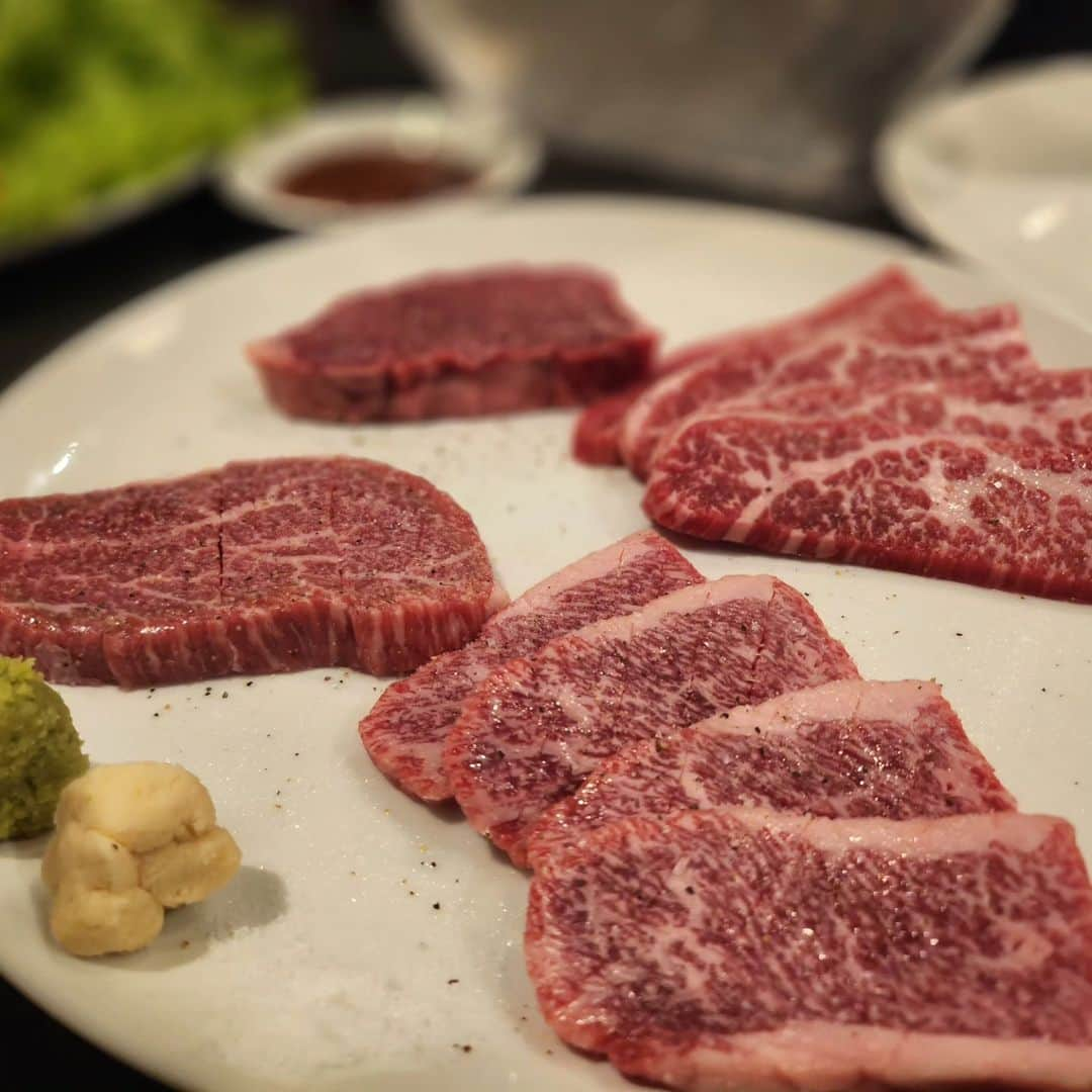 風子さんのインスタグラム写真 - (風子Instagram)「高円寺の南口すぐの焼肉屋さん😺  焼肉をライスペーパーで包んで食べたの初めて😻  友達が包むの下手だったの可愛かった😹  どの部位も美味しいんだけど、特におすすめは 厚切りタンとレバー🫶🫶🫶🫶🫶🫶🫶  本当に美味しくて…❣️感動レベル😻 絶対食べてほしい！！  PR @fukubeko.koenji #福べこ #東京グルメ #高円寺グルメ #東京焼肉 #高円寺焼肉 #問屋直営 #高円寺ディナー」11月26日 16時21分 - pchan030