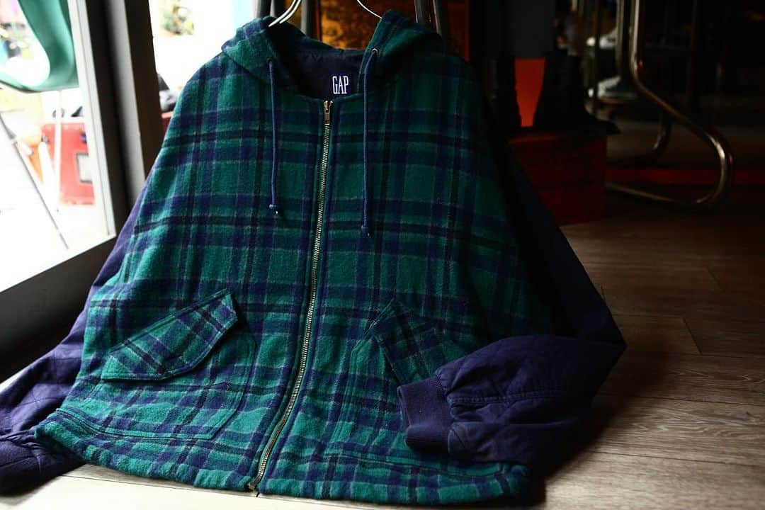 vostokのインスタグラム：「90s GAP Hooded Jacket  細かい詳細は https://vostok.base.shop に掲載  #古着#vostok#forsale#vintage#vintagefashion#vintagestyle#usedclothing」