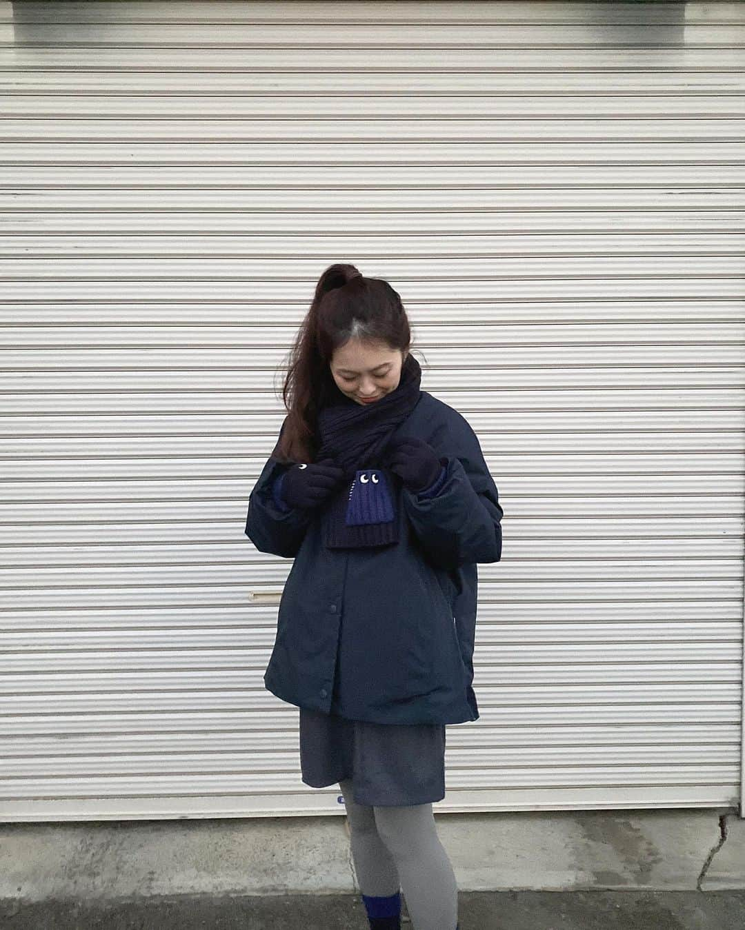 manamisotayutaさんのインスタグラム写真 - (manamisotayutaInstagram)「〻𝕔𝕠𝕣𝕕𝕚𝕟𝕒𝕥𝕖〻 navy code💙  UNIQLO x ANYA HINDMARCH 👀︎︎💙 発売日は仕事だったから　あきらめてたんだけど お昼休みにonline見たらやっぱりつながらなくて でもたまたまタイミングよくポチッとできた♡  欲しかったネイビーシリーズ💙 この他にグレーのニットも買えた🩶 kidsもニット帽も欲しかったなぁ💦  👀めちゃくちゃかわいい♡ そしてめちゃくちゃあったかい♡ ＊ ＊  #uniqloanyahindmarch #ユニクロアニヤハインドマーチ  #ネイビーコーデ  #ママコーデ#アラフォーコーデ #locari#mamagirl #mineby3mootd  #大人カジュアル #大人コーデ #uniqlo#ユニクロコーデ#ユニクロ」11月26日 17時15分 - manamisotayuta