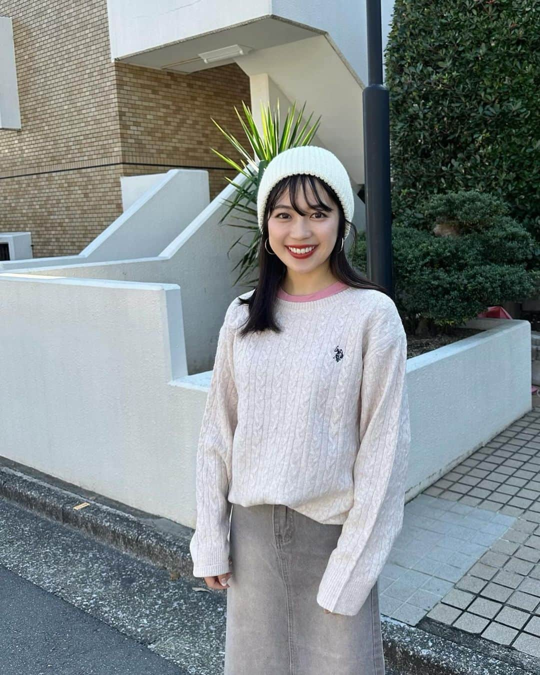 mizukiのインスタグラム：「あったかくてニット一枚でも 過ごせちゃう日って嬉しいよね🌼🌼 U.S. POLO ASSN.のケーブルニットが ふわふわで着心地いい。 デニムのタイトスカートはヴィンテージっぽいデザインが気に入っててぴったりとしたデザインなかなか出会えないから嬉しいっ🎀 @solleim_official  セールも開催中みたいです🚩💞 ㅤㅤㅤㅤㅤㅤㅤㅤㅤㅤㅤㅤㅤ #PR#solleim#ソルレム#solleim_code」