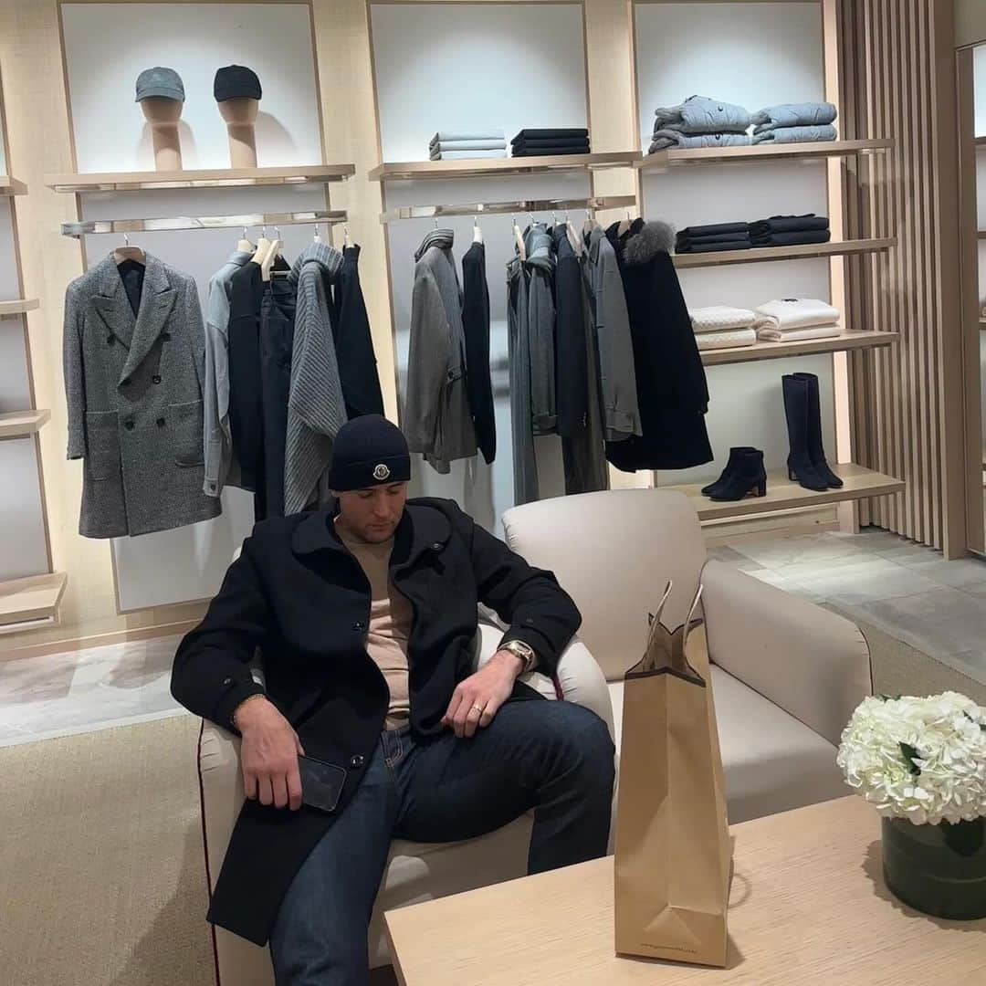 ジュリアン・カンさんのインスタグラム写真 - (ジュリアン・カンInstagram)「Christmas shopping 🎄 🛍️」11月26日 17時35分 - julienkang