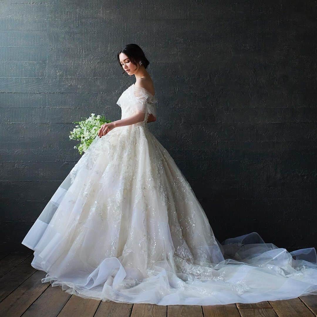 ハツコ エンドウのインスタグラム：「＊  Hatsuko Endo Weddings_  Hair&Makeup：Hatsuko Endo @akiko__endo  @hatsukoendo_okayama  @hatsukoendo_sakata  @hatsukoendo_hairmakeup   Dress：Felice @a_by_hatsukoendo  Hatsuko Endo_No.8411  Accessories：Hatsuko Endo Weddings Bouquet： @ardoise1986   #hatsukoendo  #hatsukoendoweddings #hatsukoendobeauty #abyhatsukoendo  #wedding #dress #hair #makeup #bridal #photo #shooting #accessories #bouquet  #ハツコエンドウ #ハツコエンドウウェディングス #ウェディングドレス #エーバイハツコエンドウ #ブライダル #ビューティー #ヘアメイク #撮影 #プレ花嫁 #日本中のプレ花嫁さんと繋がりたい #アクセサリー #美容師  #ブーケ」