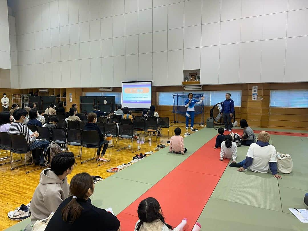 佐藤弘道さんのインスタグラム写真 - (佐藤弘道Instagram)「土曜日は名古屋に朝イチで戻り、藤田医科大学へ！ 健康イベントです。 地域の皆さんの健康チェックと、診断した結果の用紙を分かりやすく説明。 そこで親子体操もさせていただきましたぁ〜(^^) 参加してくださった皆様、ありがとうございました。 今後はこのようなイベントが増えてくると思います。 これからも医学博士と、少しでも皆様に健康のご提供が出来るように頑張ります！！！」11月26日 18時11分 - satouhiromichi023