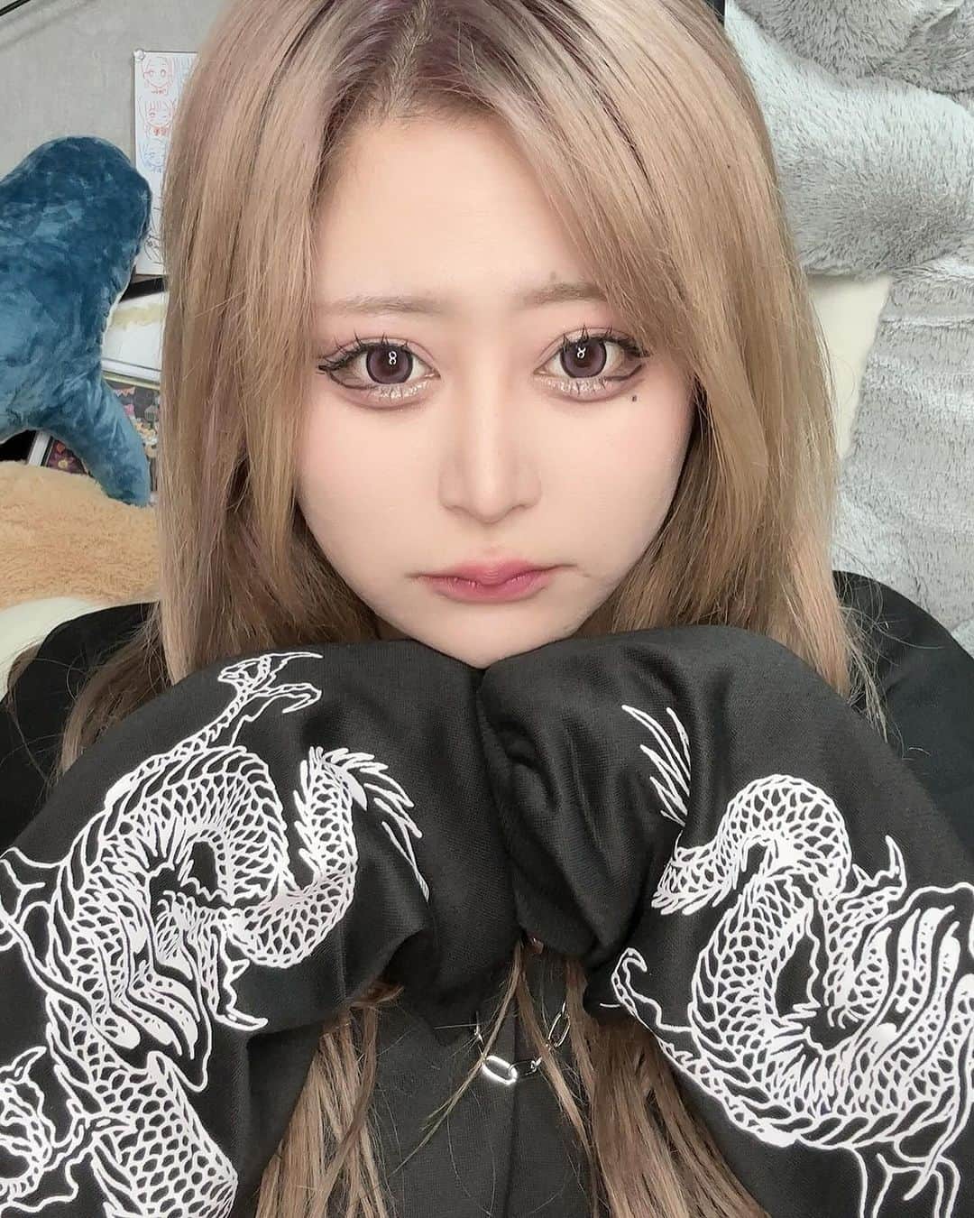 姉ですさんのインスタグラム写真 - (姉ですInstagram)「#PR #SHEIN  試すたび、好きが見つかる。届くたび、好きが増えてく。 30万点以上の人気アイテムが限定値下げ。  @shein_japan でコーデ組んだよ💕 11981669 23008621 1540429 22518116  クーポンコード【BFJP730】を入力すると1/31までお買い上げ金額1～5,999円まではセール価格より15%OFF、6,000円以上は20%OFFが適用されるよ  #SHEINblackfriday #SHEINGoodFinds #SHEINforAll #loveshein #ad #saveinstyle」11月26日 18時06分 - meronpan_p_reverse