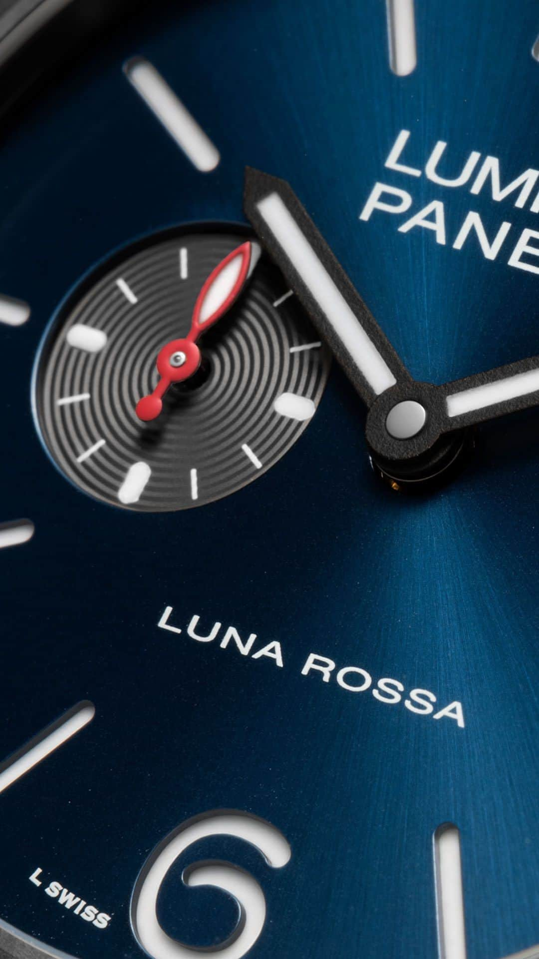 オフィチーネ パネライのインスタグラム：「Luna Rossa: Race against time.  Only 37 Pieces. Only 24 Hours. Only on Panerai.com.  The new special edition Luminor Marina Carbotech™ Luna Rossa #PAM1529 will be available only online and only for 24 hours.  Register on Panerai.com for your chance to purchase this piece of sailing history.  Link in Bio  #Panerai #PaneraiLuminor #PaneraiLunaRossa #LunaRossa #LunaRossaPradaPirelli #LunaRossaChallenge」