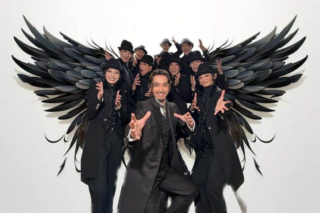 黒羽麻璃央のインスタグラム：「#LUPIN  本日もありがとうございました！！ さぁ、私残すは明日と明後日で終わってしまいますね。 最後まで丁寧に頑張ります。  ⚠️本編ではこんな穏やかスマイルしてません。 もうちょっとキリッとしてます。 カッコつけて写真撮れば良かったなとほんの少し後悔してます。  明日もよろしくお願い致します。キリッ」