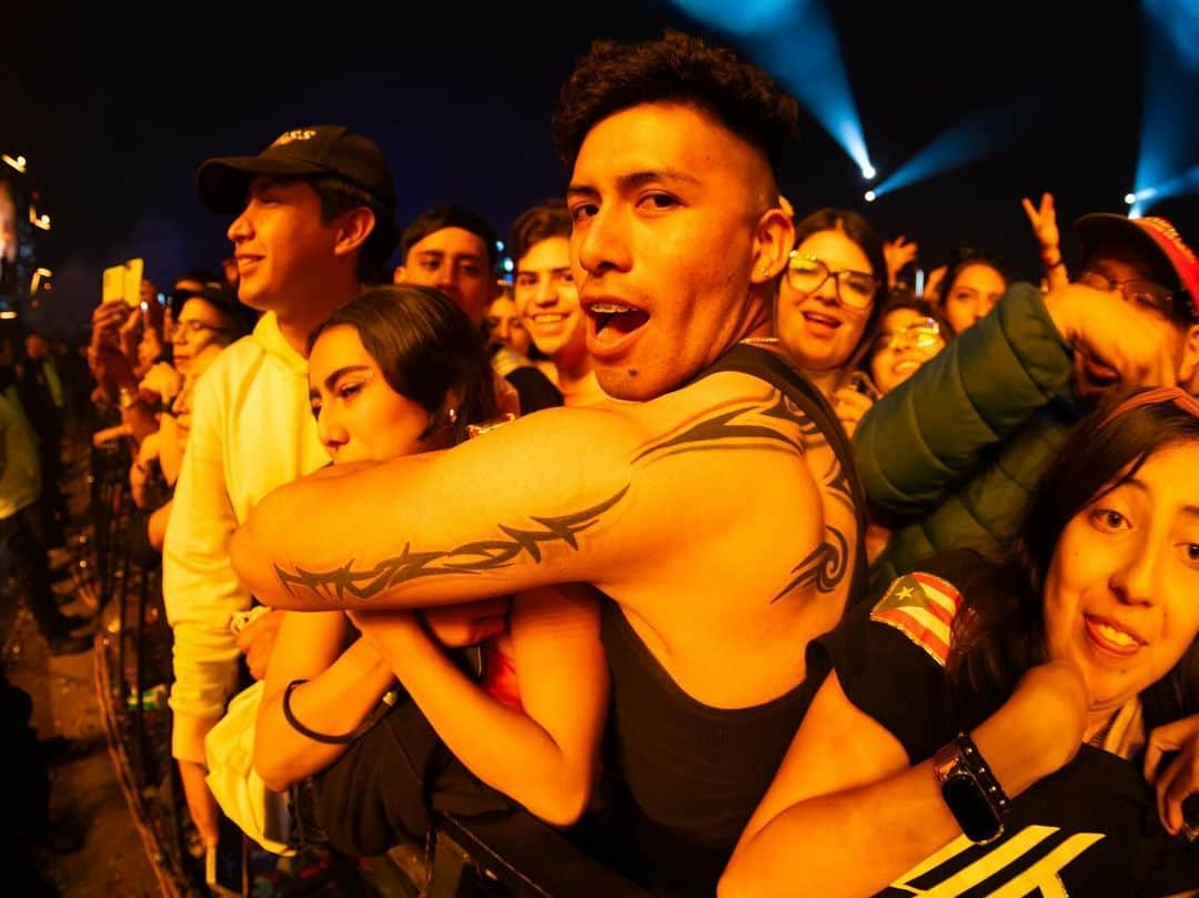 ヤンデルさんのインスタグラム写真 - (ヤンデルInstagram)「DF MEXICO GRACIAS! 👽👽#cocacolafestival」11月26日 18時27分 - yandel