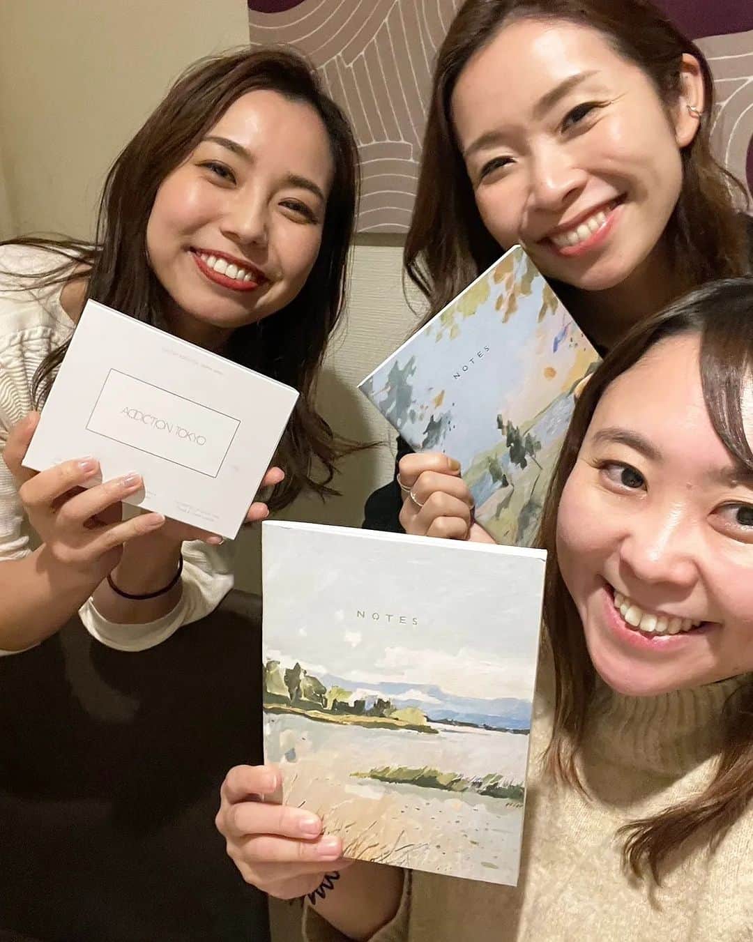 近江谷杏菜のインスタグラム：「💎💎💎  私にとっての充電の時間。 みんなそれぞれに頑張っているのを再確認😌 いつも刺激と安らぎをくれる最高の友です！  プレゼントありがとう💓  #2人で蕎麦1人前 #私は1人で2人前 #時差投稿」