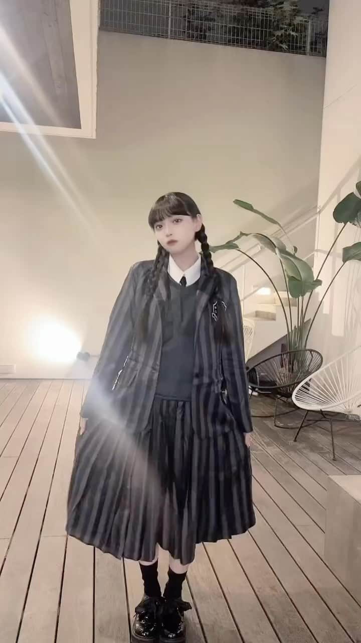 のインスタグラム：「#Wednesday #wednesdayaddams」