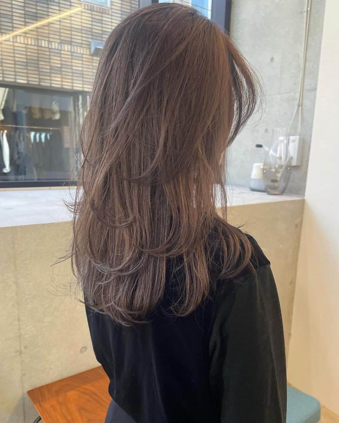 淺川美穂のインスタグラム：「long layer✂︎  ワンカールでふんわり♡」