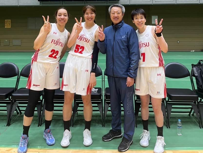 宮澤夕貴さんのインスタグラム写真 - (宮澤夕貴Instagram)「皇后杯予選 vs 拓殖大 vs 秋田銀行（清美さんHC）  たくさんの応援ありがとうございました。 音楽がない分、よりファンの方々の声援がきこえました☻   ありがとうございました☻」11月26日 18時42分 - miyazawa_yuki