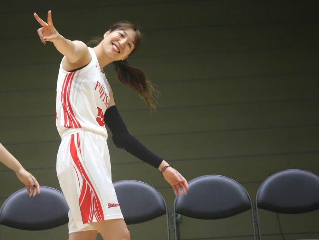 宮澤夕貴さんのインスタグラム写真 - (宮澤夕貴Instagram)「皇后杯予選 vs 拓殖大 vs 秋田銀行（清美さんHC）  たくさんの応援ありがとうございました。 音楽がない分、よりファンの方々の声援がきこえました☻   ありがとうございました☻」11月26日 18時42分 - miyazawa_yuki