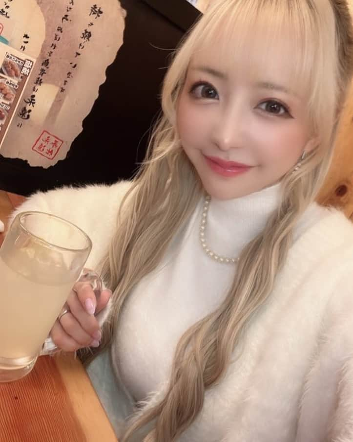 神崎りのあのインスタグラム：「コレも飲む…？  #無加工37歳 #グラビア #神崎りのあ #Japan #JapanesCosplayer #コスプレ #整形 #日本 #コスプレイヤー #Bijin」