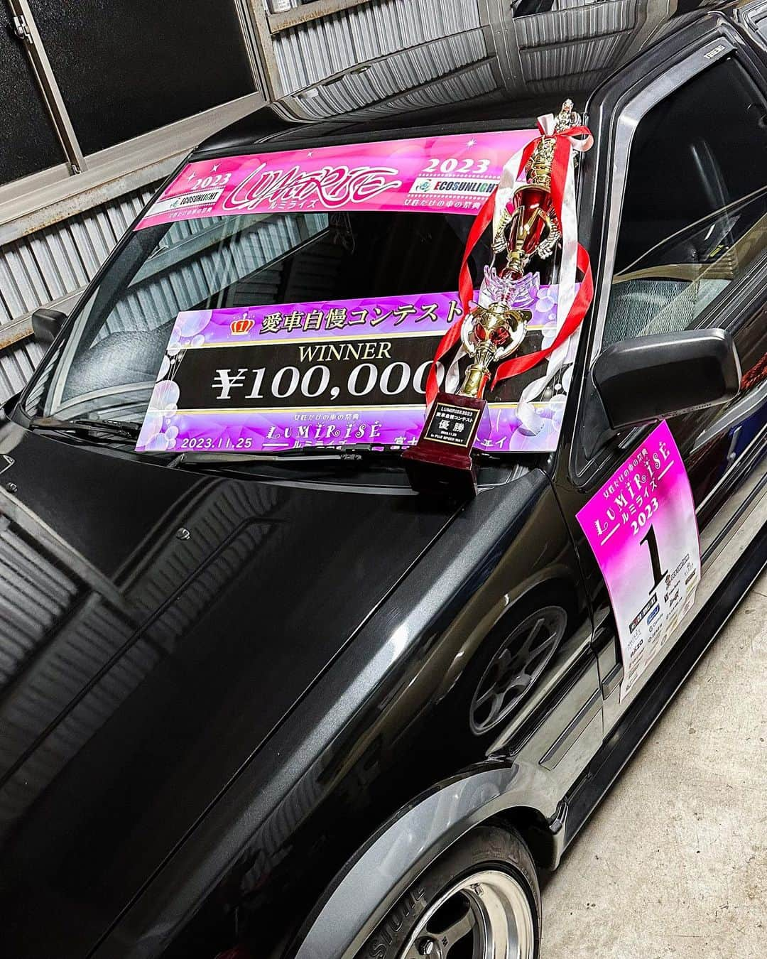 大池水杜のインスタグラム：「I won the women-only car festival @lumirise.drift of favorite cars contest🙌🏼  女性だけの車の祭典"ルミライズ"愛車自慢コンテストで優勝出来ました！ Web&現地投票でたくさんの応援ありがとうございました！ハチロクを沢山の人から褒められて嬉しかったです！ サプライズでエコサンライト賞にも選んでいただき、エコサンライト受賞させてもらいました！  そしてBMXパフォーマンス、今回も盛り上がりました！そちらはまた後日🙌🏼  同じAE86乗りのAGUちゃんとAE86同士で愛車自慢1,2位になれて本当に嬉しかった🙌🏼 @agu._.chaaaaan   主催でありプロドライバーの久保川さん、素敵な時間をありがとうございました！ @sumikawith180sx  BMXで女の子達だけでJAMやイベントをやりたい目標が昔からあるから、とても勉強になりました！いつか必ず😁  ドリフトしてる女性ドライバーの皆さん、本当にカッコよかったです！愛車自慢でご一緒した皆さんの車もカッコよかった！ ハチロクの事、BMXの事、たくさん声かけてくれてありがとうございました🙌🏼  #lumirise #ルミライズ #エコサンライト  @visavis_jp #slopeshot #VANS #bern #タウン情報おかやま #ライト電業 #bmx #bmxgirl #bmxfreestyle #bmxwomen」