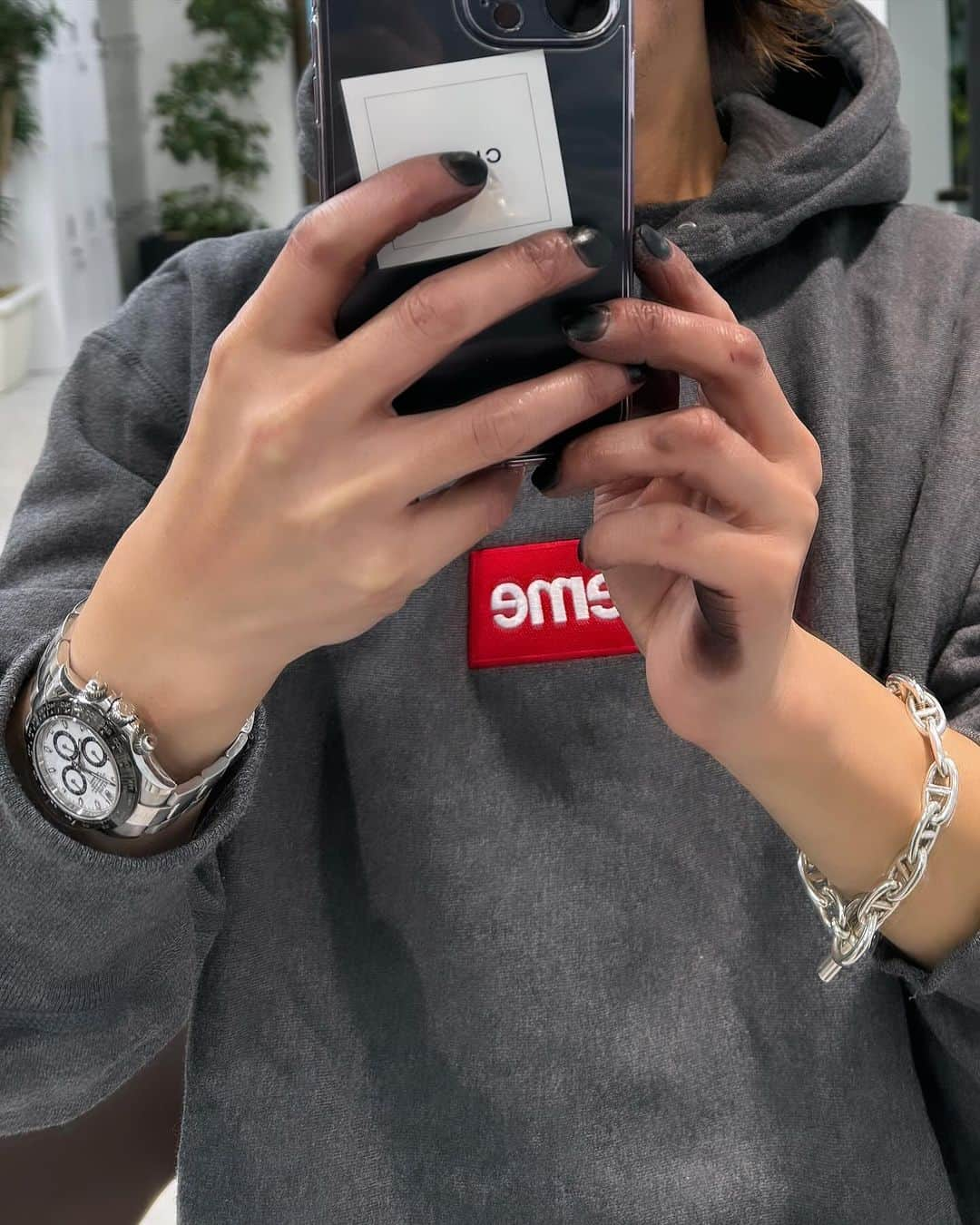 加代憲康さんのインスタグラム写真 - (加代憲康Instagram)「supreme box logo🙆🔴 今日はサロンワークからの福井に来てます🚗💨 明日はセミナーよろしくお願いします🙇  今から忘年会🍺皆さんよろしくお願いします♪」11月26日 19時03分 - kasshi_cleto