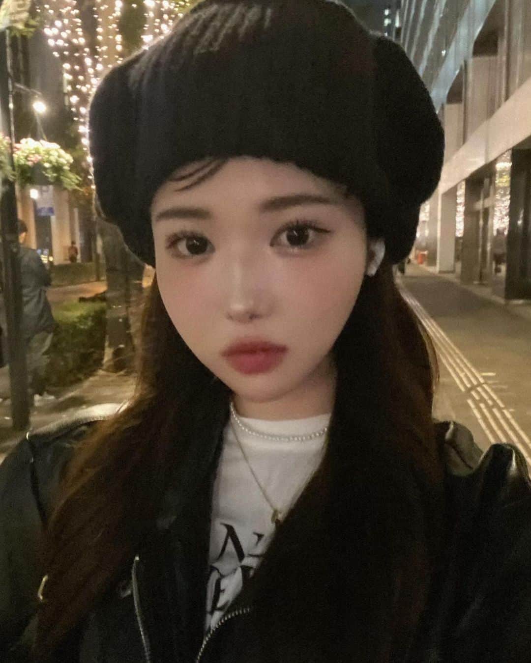 きぬのインスタグラム：「街がピカピカしだしたよ〜〜🎄🎄 イルミネーション見に行きたいな〜〜どっかおすすめある？？  この日もsheinのお洋服着てお出かけしてるよ〜🚶🌨️ YouTubeにもクーポンコード載せたから、ぜひぜひ使ってね〜  🧣2023 SHEIN ブラック フライデー セール クーポンコード「BFJP480」  @sheinofficial @shein_japan  #PR #SHEIN #SHEINforAll #SHEINblackfriday #SHEINGoodFinds #loveshein  #saveinstyle」