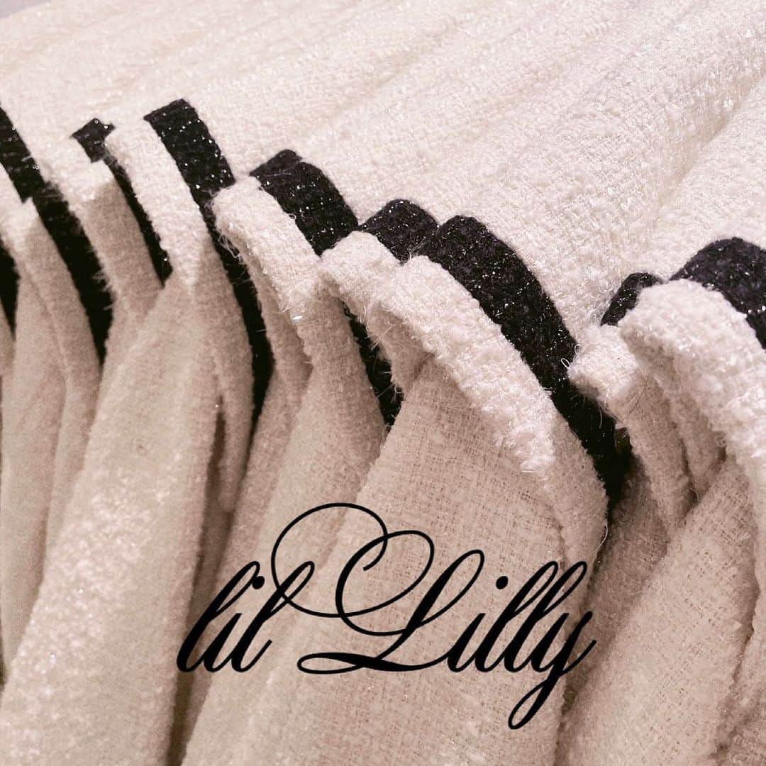 lilLillyさんのインスタグラム写真 - (lilLillyInstagram)「ラメツイードセーラーコート color BLACK/WHITE  #lilLilly #lilLillytokyo #lilLillyshinjuku」11月26日 19時05分 - lillilly_official
