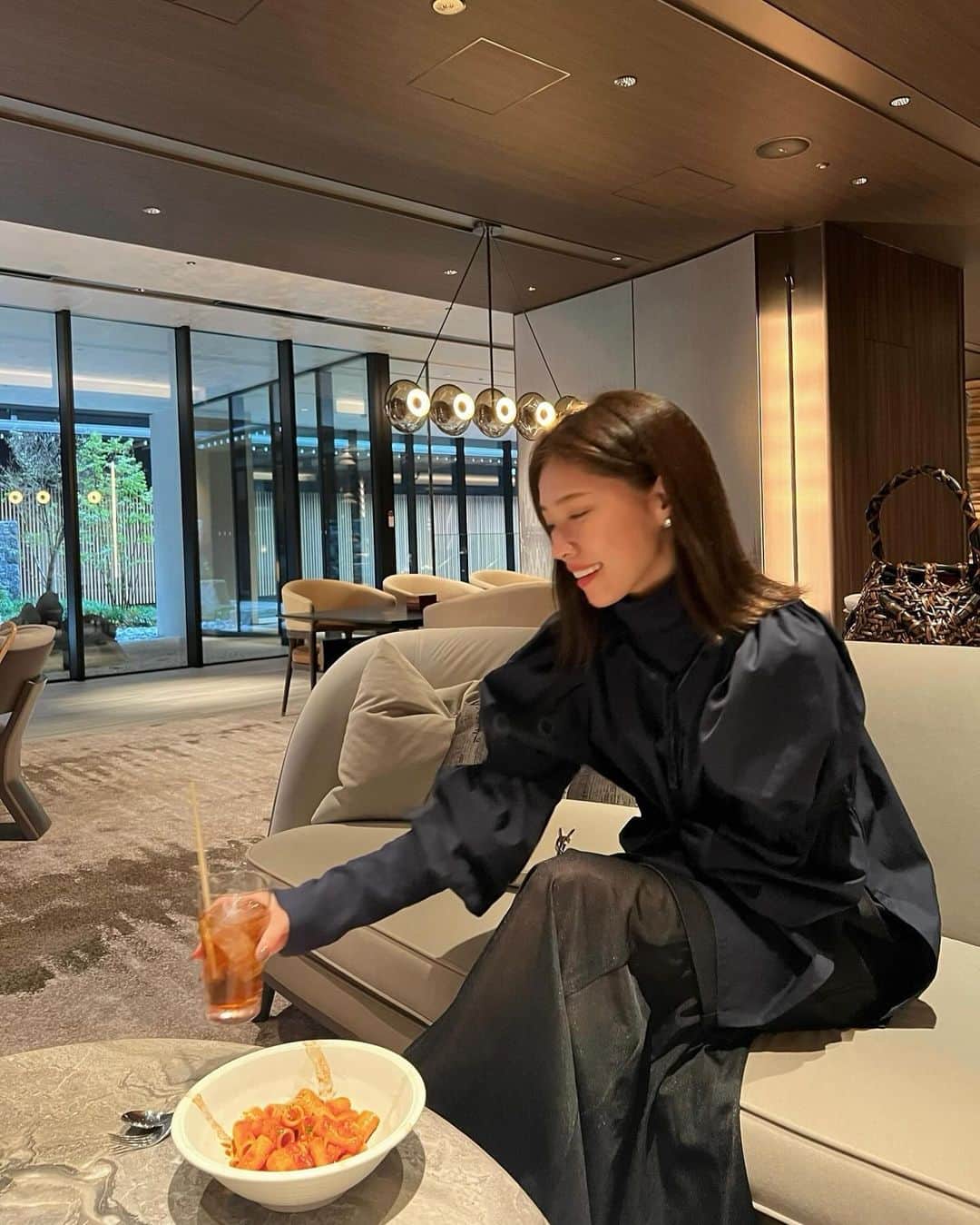石黒美帆のインスタグラム：「. 旅先でのホテル巡りも楽しみの一つ🫶🏻 ⁡ 特に京都は大手からこじんまりとしたオシャレホテルまで 泊まってみたいなぁと思う場所がとても多くて。 (古民家とかも好きだし‥) 何度も訪れても新しい🍂 ⁡ ⁡」