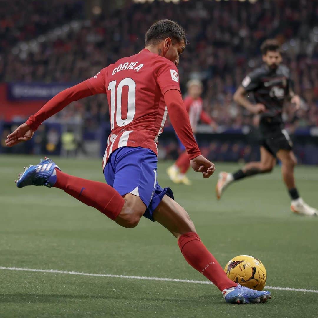 アンヘル・コレアのインスタグラム：「Seguimos 💪🏼 +3 @atleticodemadrid」
