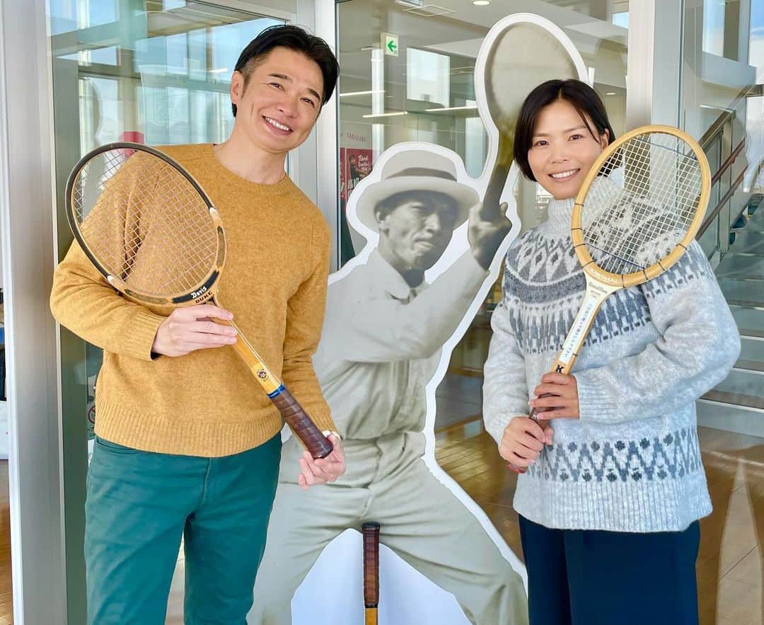 吉崎仁康さんのインスタグラム写真 - (吉崎仁康Instagram)「女子テニスの高崎国際オープン！昨日のダブルス決勝に続き、今日はシングルス決勝の実況を担当しました。中国勢対決ユアン・ユエ 対 バイ・ジュオシャンの決勝を解説 尾﨑里紗さんとお伝えしましたが、非常にレベルの高いラリーの応酬、バイ・ジュオシャンがストレート勝利で優勝を飾りました。国内でさらに多くの国際大会が開かれて盛り上がっていくといいですね♪  #高崎国際オープン  #itfworldtennistour  #清水善造メモリアルテニスコート #高崎財団  #itfw100  #清水善造 #100年前のウィンブルドン」11月26日 19時22分 - yoshiyasu.yoshizaki