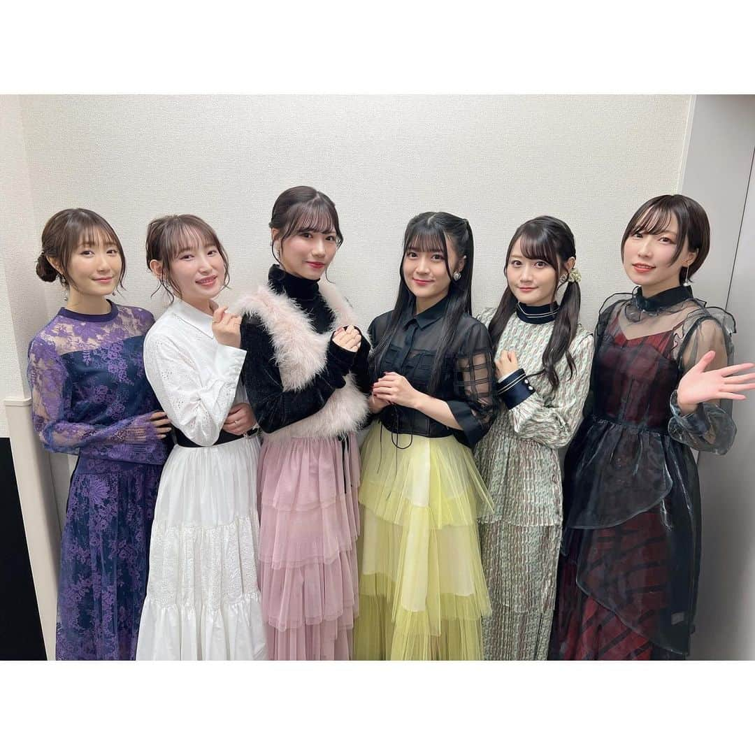 日高里菜さんのインスタグラム写真 - (日高里菜Instagram)「⁑  『劇場版ポールプリンセス!!』公開記念舞台挨拶 ご来場いただいたみなさま、ありがとうございました✨  60分の中に魅力がギュギュッと詰まっていて 観終わった後の満足感たるやっ！  そしてこの先の彼女たちを見たい！ 応援したい！と思える、そんな映画になっていると思います。  本当にポールダンスってすごいー！ってなるんだよ！  きっとこの映画でエルダンジュの新たな一面を知って もっと好きになっちゃうと思うよ！！  新曲もあるので、ダンスと共にぜひ楽しんでください☺️  ポルプリの輪、もっともっと広がれーっ🥳  #ポールプリンセス　#ポルプリ　 #土屋李央 ちゃん #鈴木杏奈 ちゃん #小倉唯 ちゃん #日向未南 ちゃん #南條愛乃 さん #エルダンジュ　#ご飯会　#予定立てました」11月26日 19時23分 - rina_hidaka615