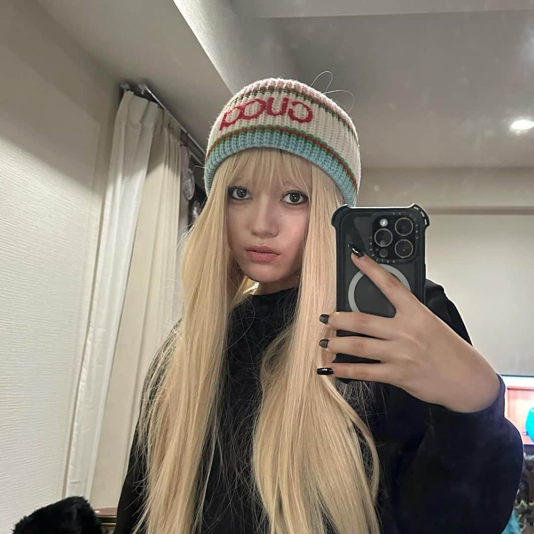 鴨林李帆のインスタグラム：「ウィッグだよ👱🏻‍♀️🩷」