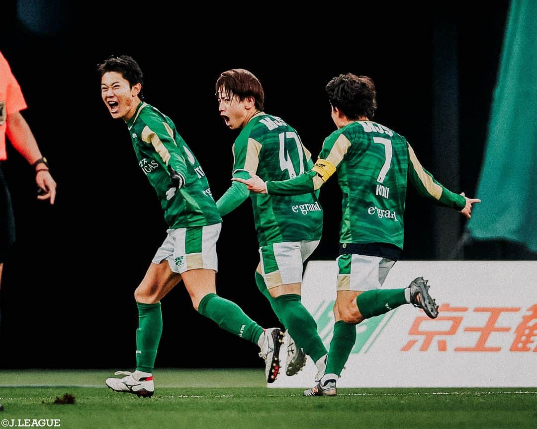 Ｊリーグのインスタグラム：「16年振りのＪ１復帰を狙う #東京ヴェルディ が、昇格プレーオフ決勝進出‼️  #verdy #Jリーグ #jleague #サッカー #soccer #football #J30」