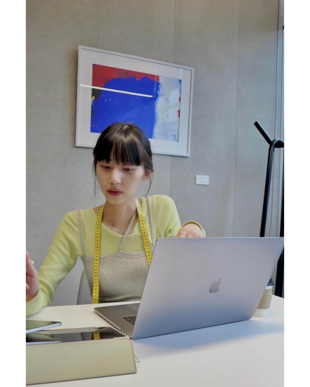 Shiho Sasakiさんのインスタグラム写真 - (Shiho SasakiInstagram)「new project💭🪡  #👭」11月26日 19時37分 - shihomurata0718