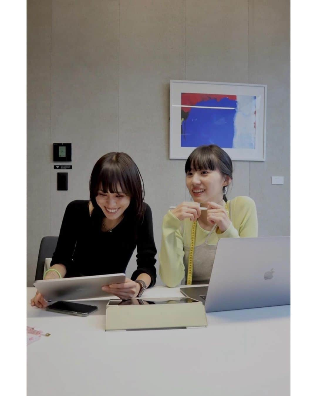 Shiho Sasakiさんのインスタグラム写真 - (Shiho SasakiInstagram)「new project💭🪡  #👭」11月26日 19時37分 - shihomurata0718