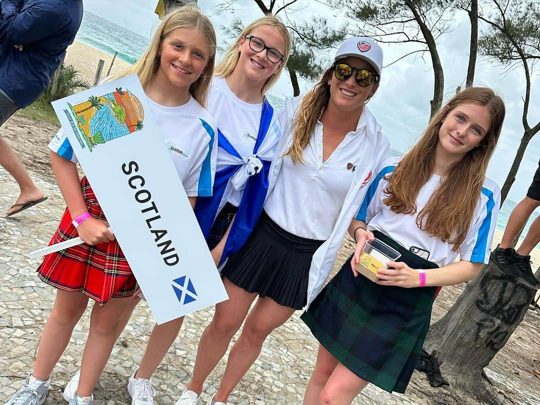 コートニー・コンローグさんのインスタグラム写真 - (コートニー・コンローグInstagram)「So excited to be coaching the @usasurfing team. Here are a few moments from the ceremony the other day. Looking forward to guiding the Juniors for the days that lie ahead.」11月27日 2時10分 - courtneyconlogue