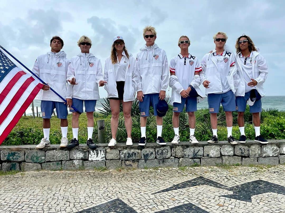 コートニー・コンローグさんのインスタグラム写真 - (コートニー・コンローグInstagram)「So excited to be coaching the @usasurfing team. Here are a few moments from the ceremony the other day. Looking forward to guiding the Juniors for the days that lie ahead.」11月27日 2時10分 - courtneyconlogue
