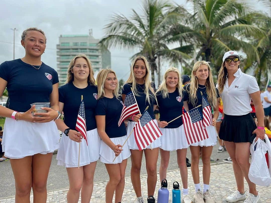 コートニー・コンローグさんのインスタグラム写真 - (コートニー・コンローグInstagram)「So excited to be coaching the @usasurfing team. Here are a few moments from the ceremony the other day. Looking forward to guiding the Juniors for the days that lie ahead.」11月27日 2時10分 - courtneyconlogue