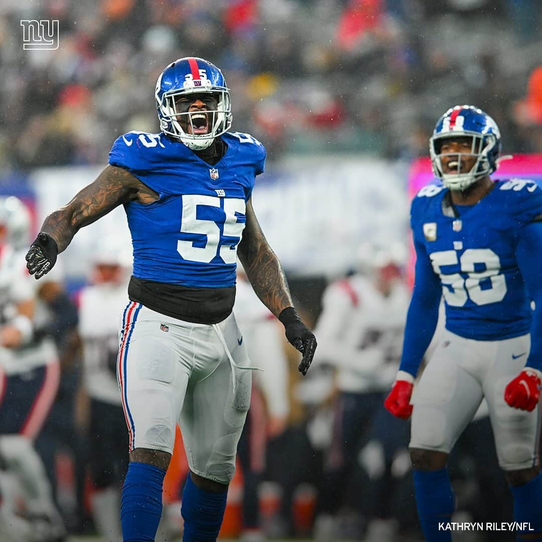 New York Giantsのインスタグラム：「Going into the bye with a W 😤」