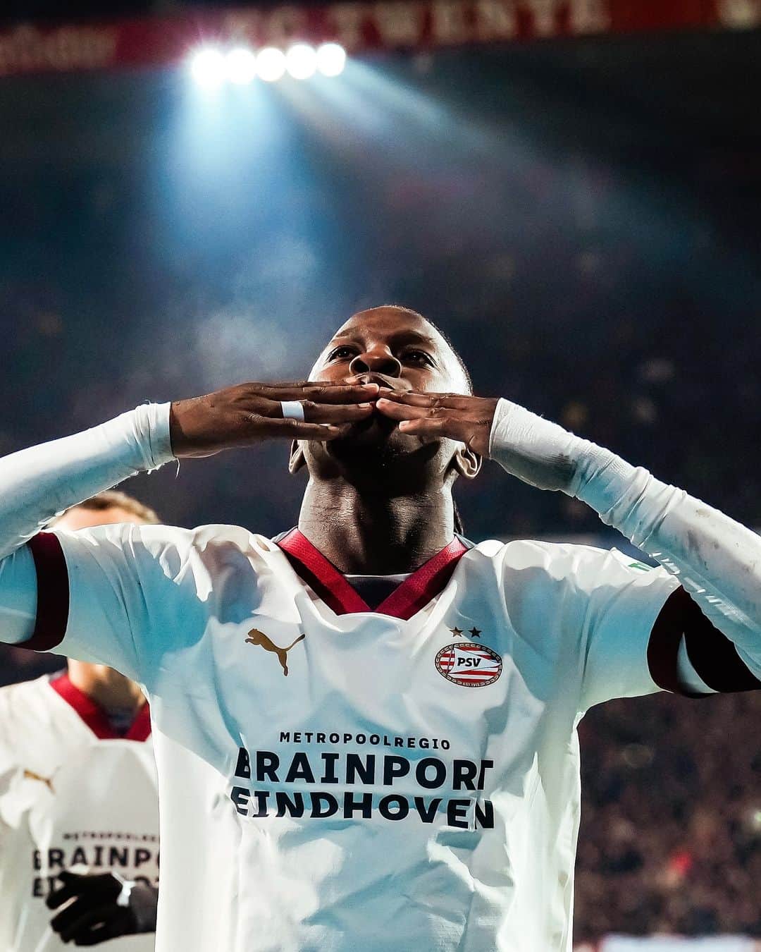 PSVアイントホーフェンのインスタグラム：「1️⃣2️⃣ assists 4️⃣ goals  Going strong 🚀」