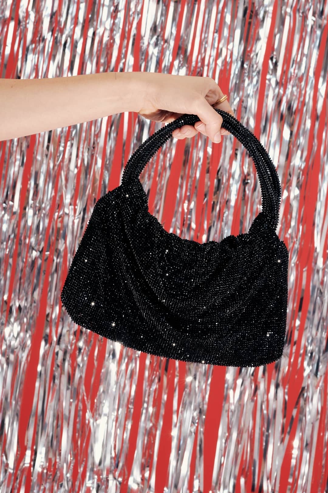 ロンハーマンさんのインスタグラム写真 - (ロンハーマンInstagram)「The Holiday Party Accessories edit! Manolos, metallics and mini bags ✨」11月27日 6時30分 - ronhermanstore